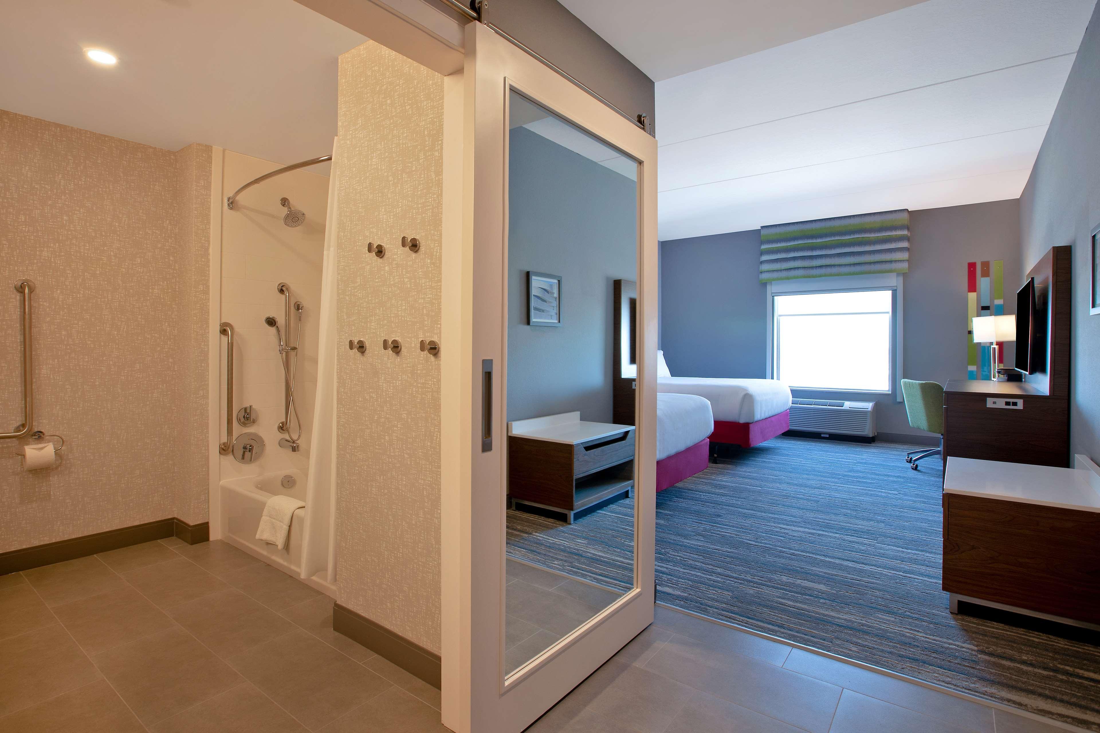 Hampton Inn & Suites Ottawa West, Ontario, Canada Экстерьер фото
