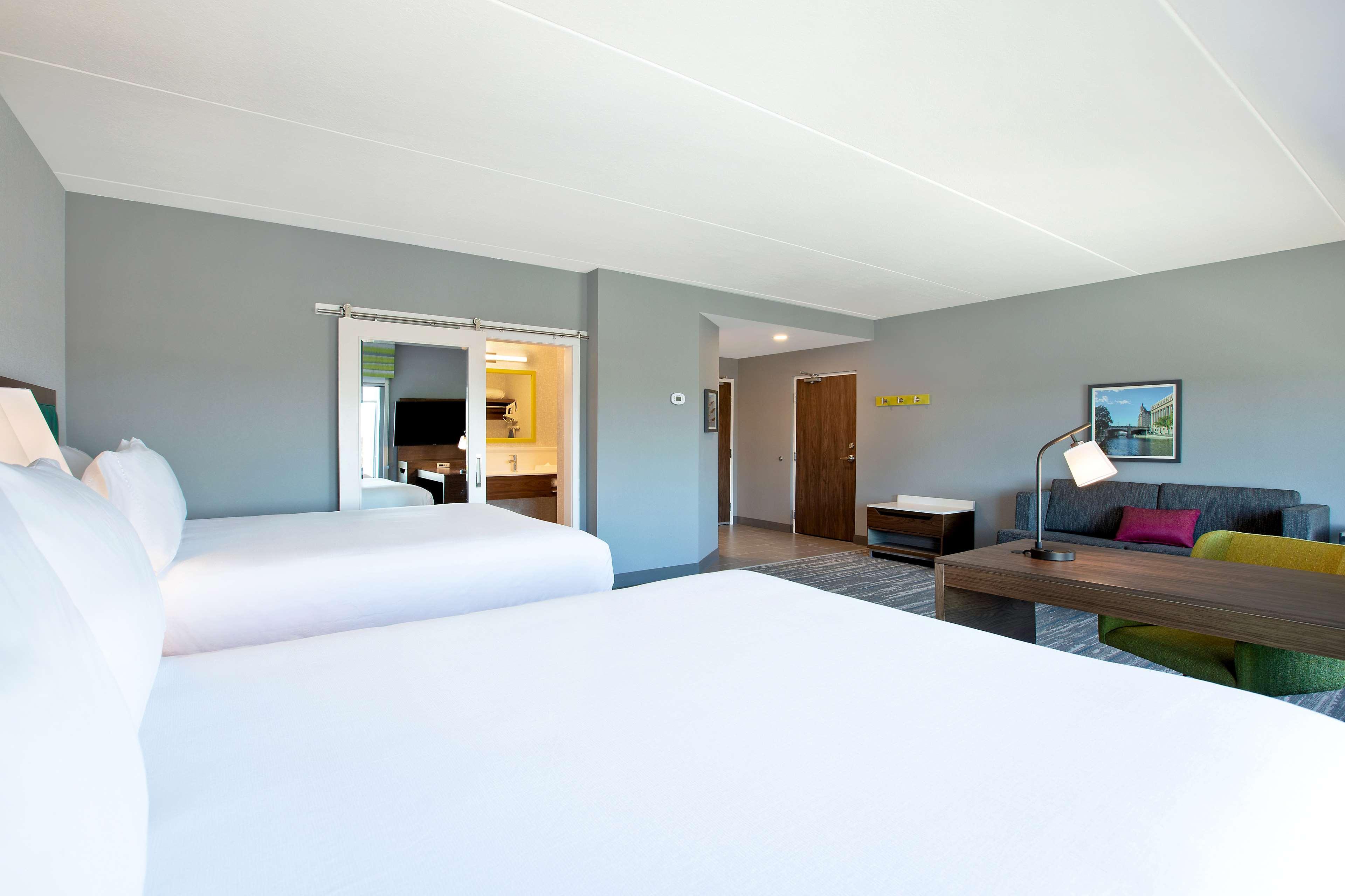 Hampton Inn & Suites Ottawa West, Ontario, Canada Экстерьер фото