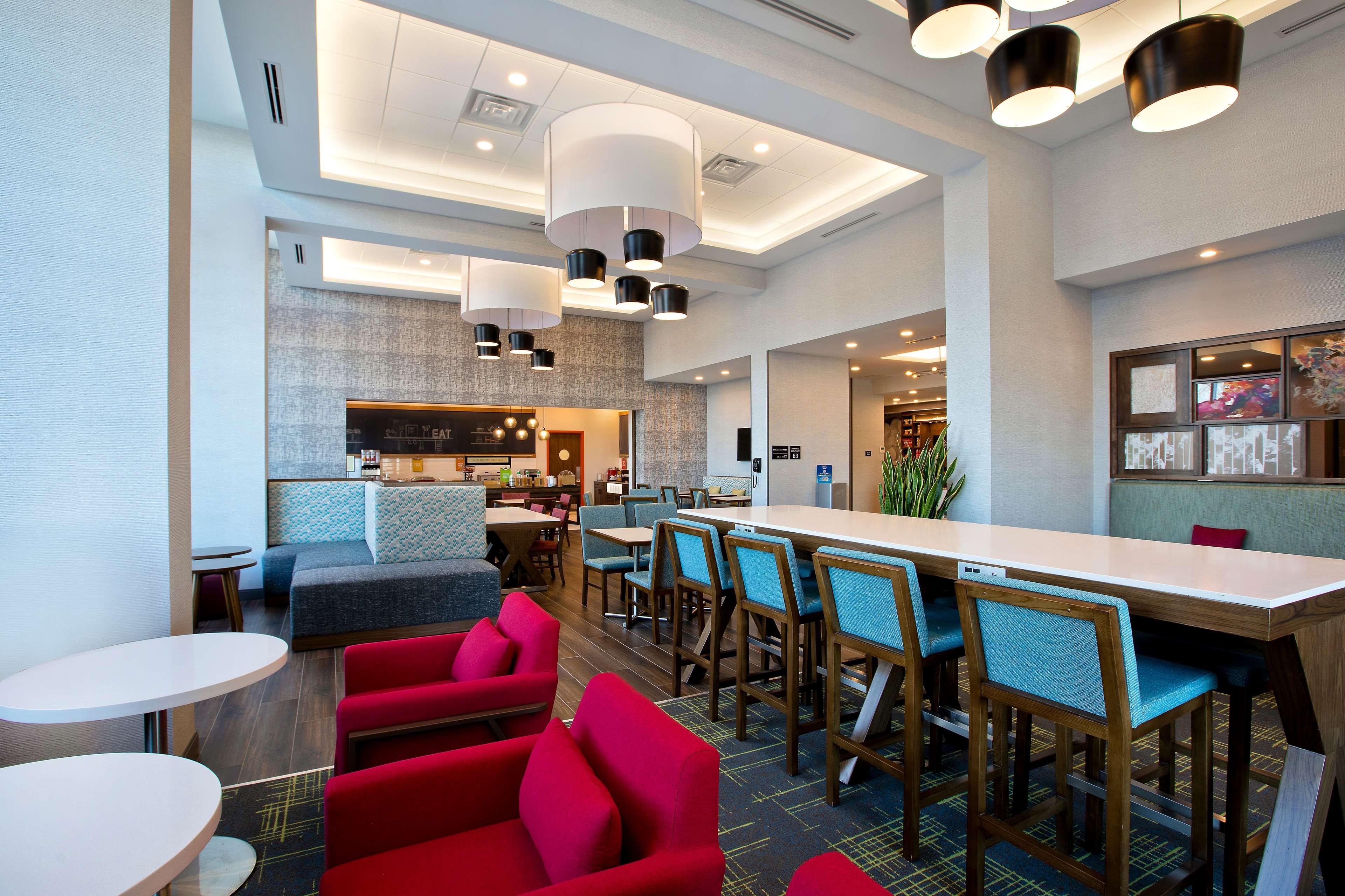 Hampton Inn & Suites Ottawa West, Ontario, Canada Экстерьер фото