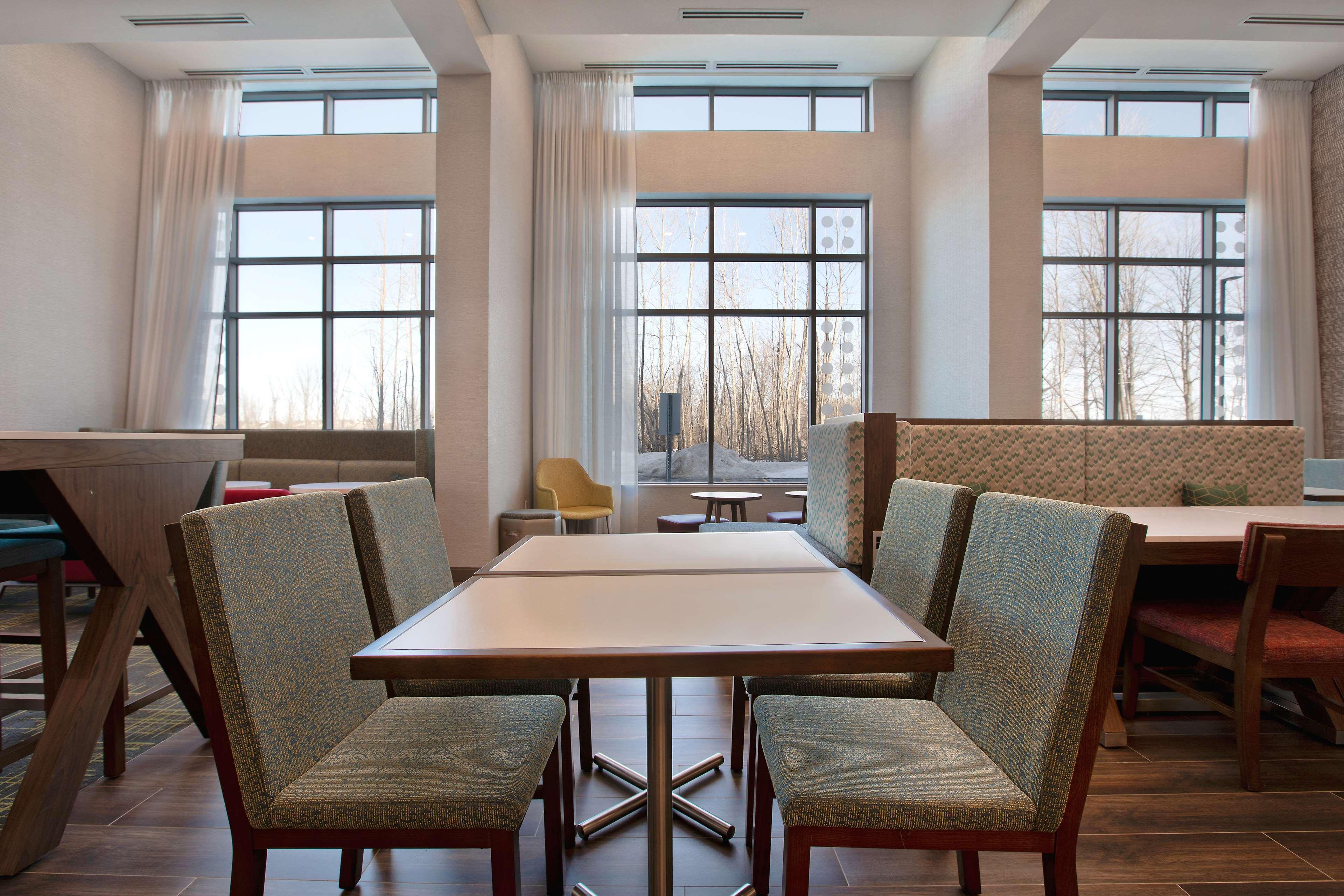 Hampton Inn & Suites Ottawa West, Ontario, Canada Экстерьер фото