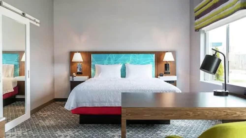 Hampton Inn & Suites Ottawa West, Ontario, Canada Экстерьер фото