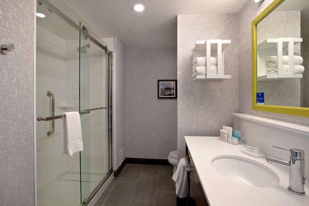 Hampton Inn & Suites Ottawa West, Ontario, Canada Экстерьер фото