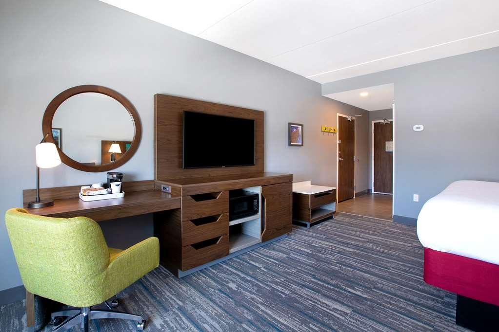 Hampton Inn & Suites Ottawa West, Ontario, Canada Номер фото