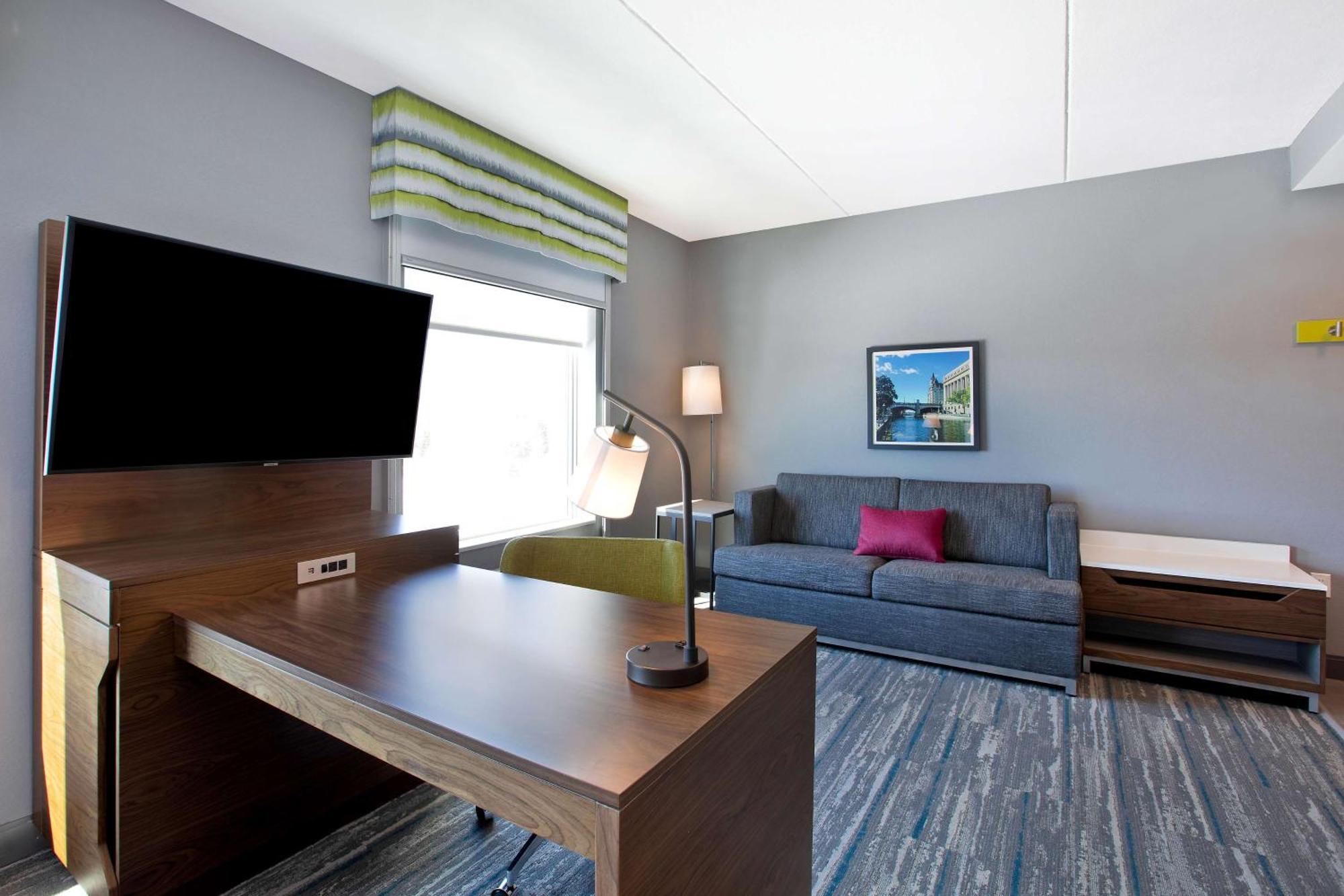 Hampton Inn & Suites Ottawa West, Ontario, Canada Экстерьер фото